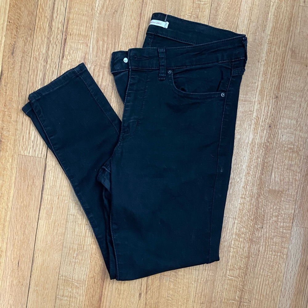 Levi’s 711 Black Skinny Ankle Jean